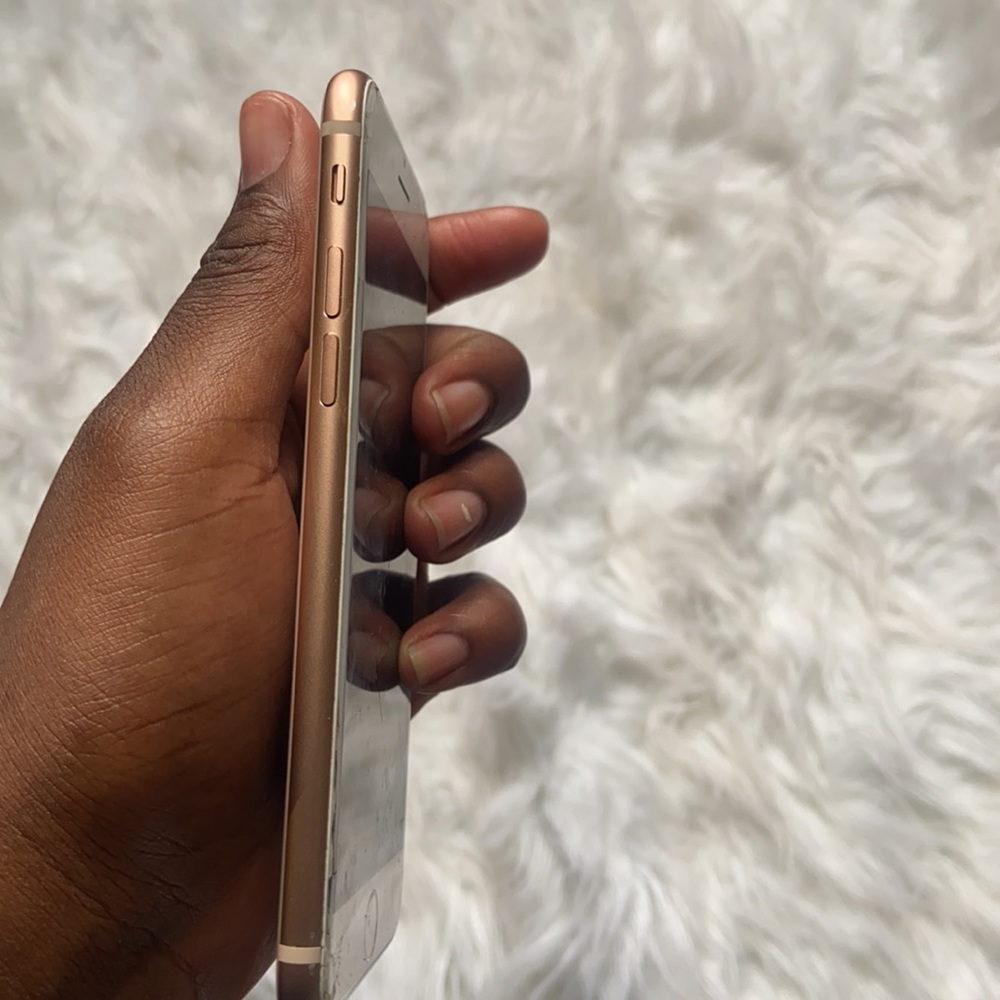 iPhone 6 - Picture 3 of 5